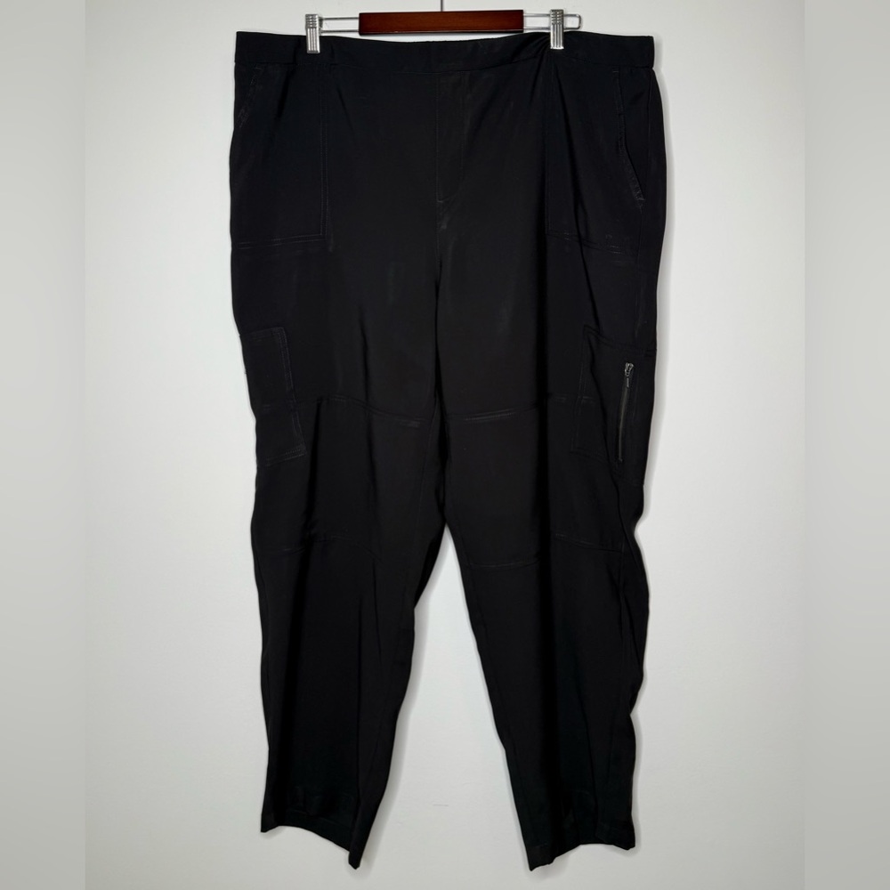 Chico’s Black Pull On Relaxed Cargo Ankle Pants Women’s Plus Size 4R 20R